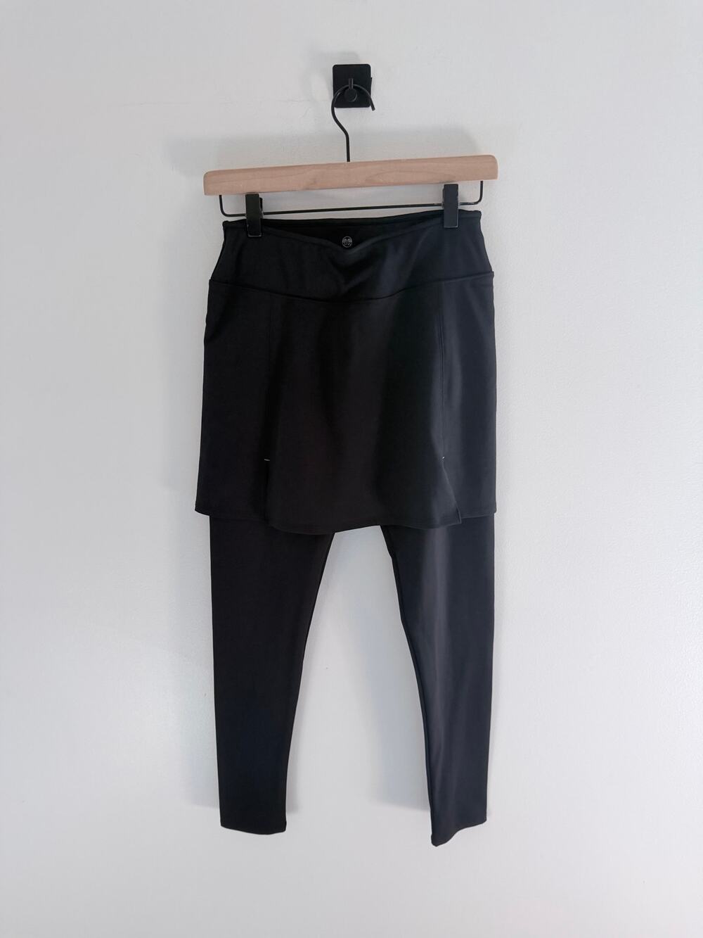 NWT Renwick Black 2-1 Athleisure Tiered Skirted Leggings-Size XS